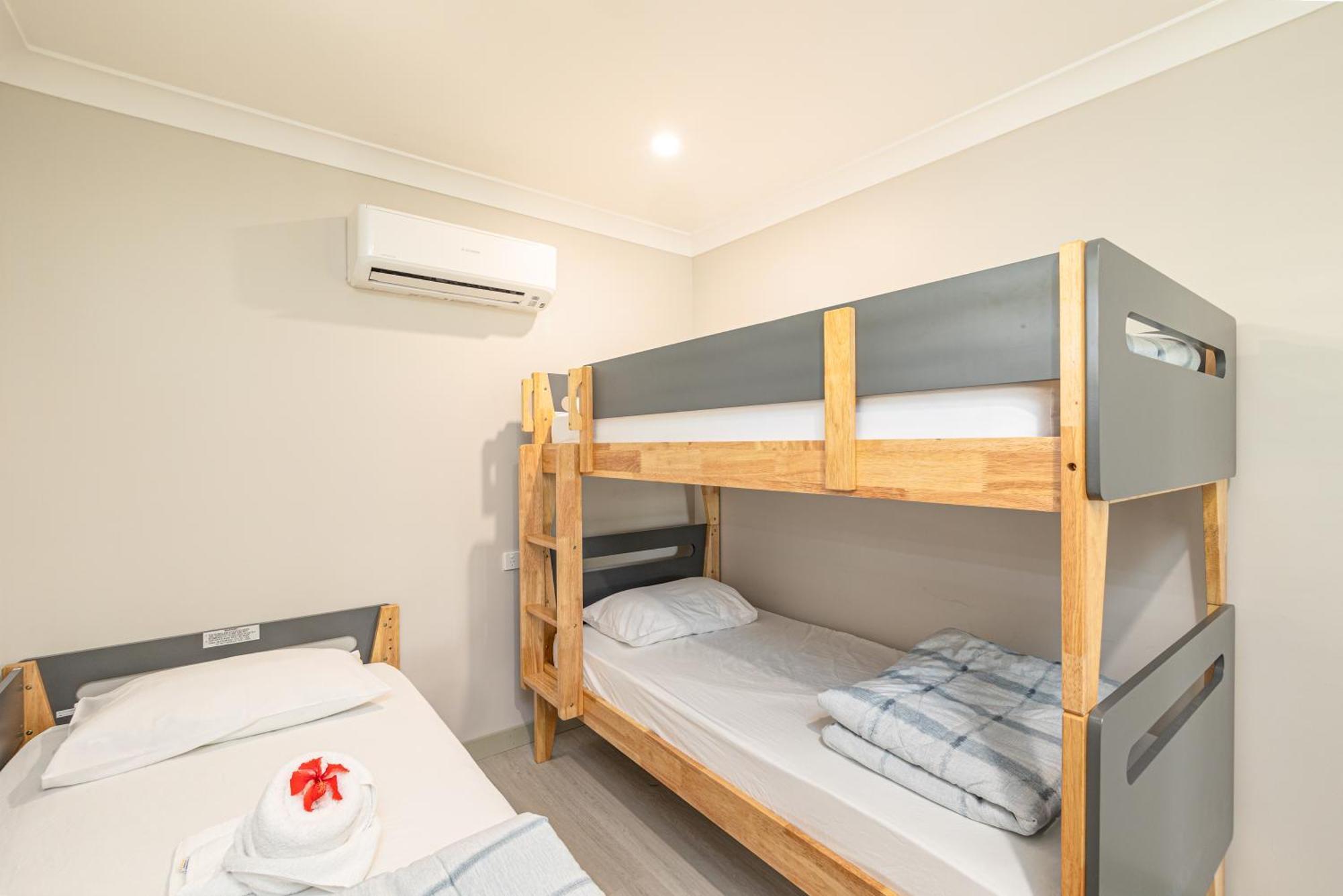 טאונסביל Seahaven Resort מראה חיצוני תמונה